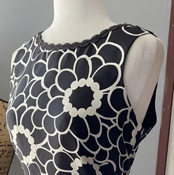TALBOTS NWT 100% Silk Black and Cream Floral Print Dress - Size 10 - Picture 5 of 5